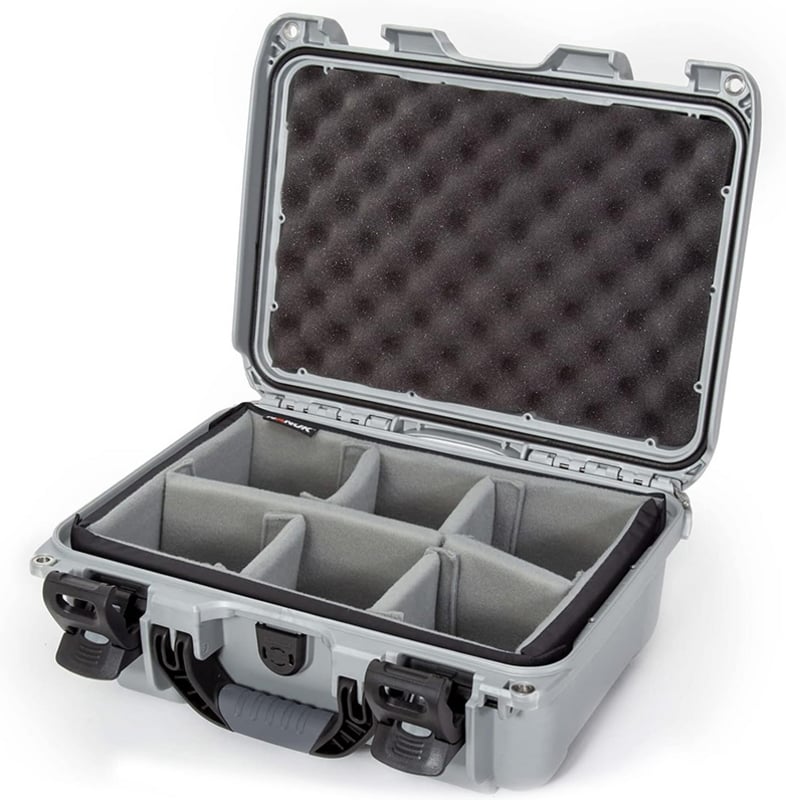Nanuk 915 Case - Silver with /Padded Divider