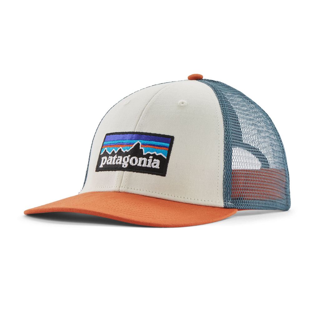 Patagonia P6 Logo LoPro Trucker Hat: WHITERDTLRUST/WHRL